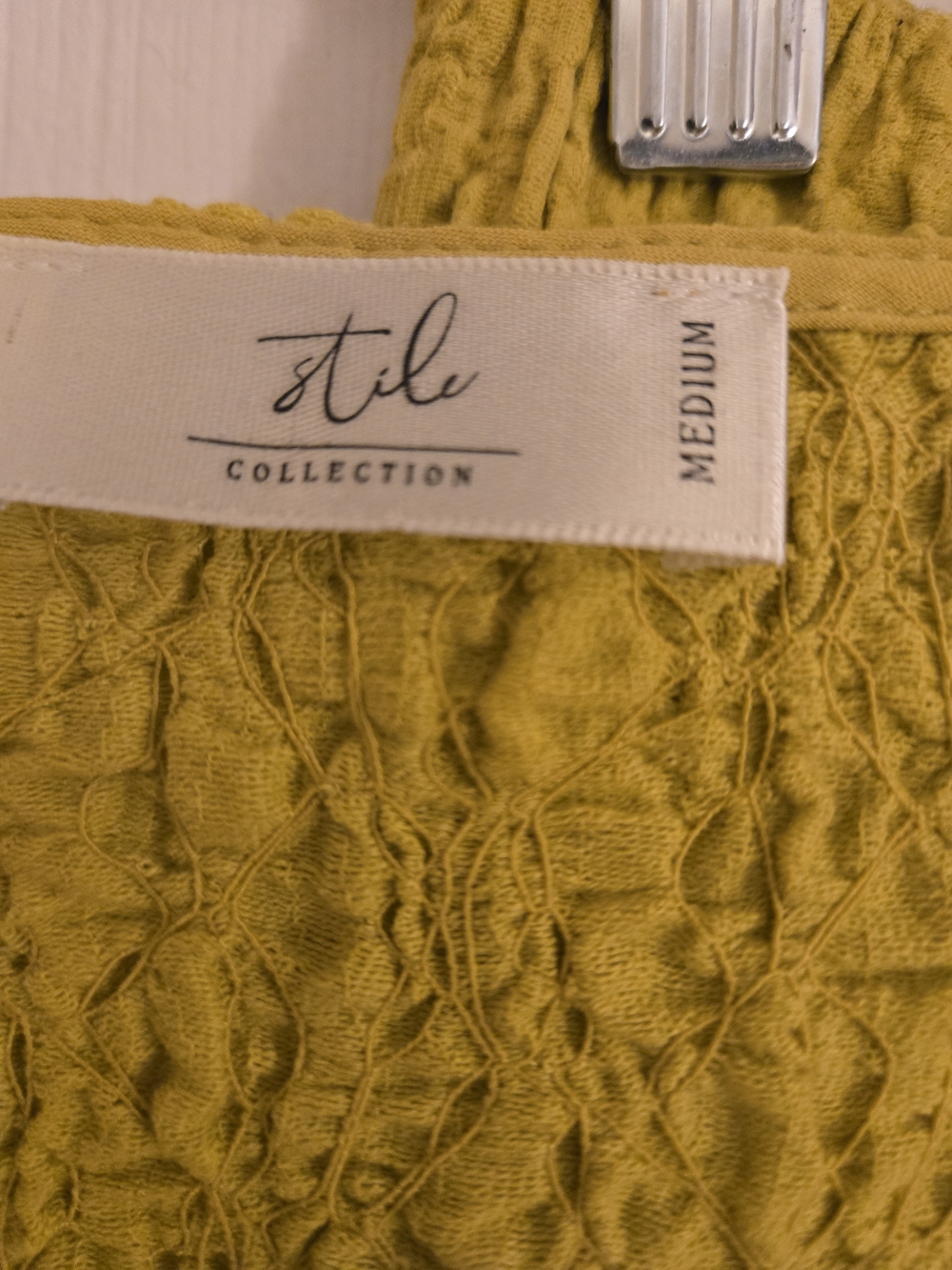 Textured Sleeveless Top & Wide-Leg Pants Set - Yellow - Picture 3 of 6